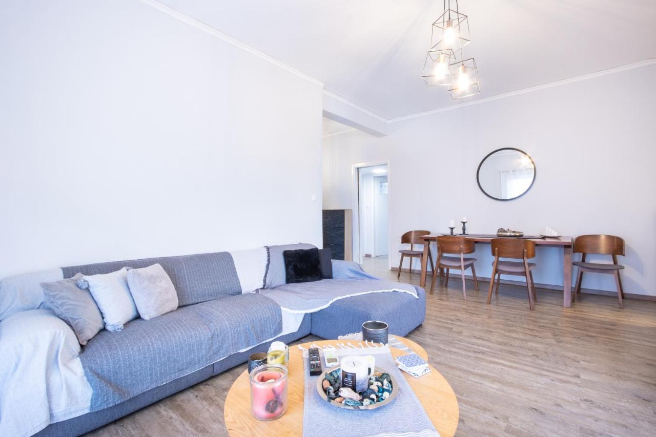 אתונה Apartment With Parking Near Medical Center מראה חיצוני תמונה