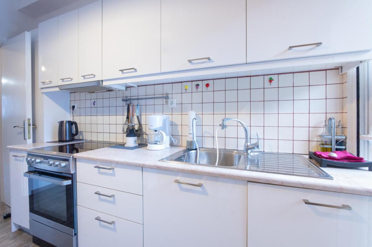 אתונה Apartment With Parking Near Medical Center מראה חיצוני תמונה