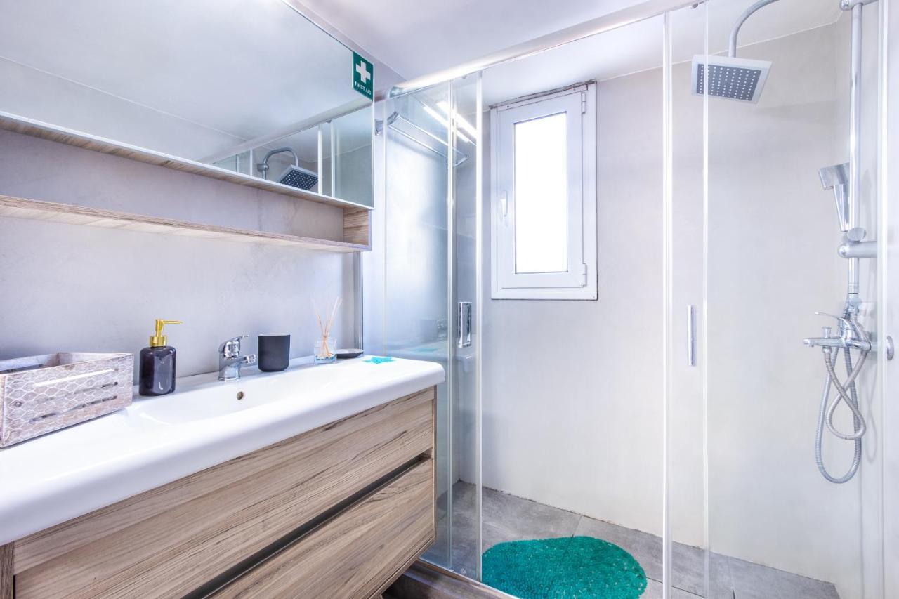 אתונה Apartment With Parking Near Medical Center מראה חיצוני תמונה