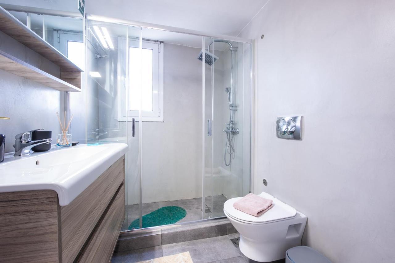 אתונה Apartment With Parking Near Medical Center מראה חיצוני תמונה